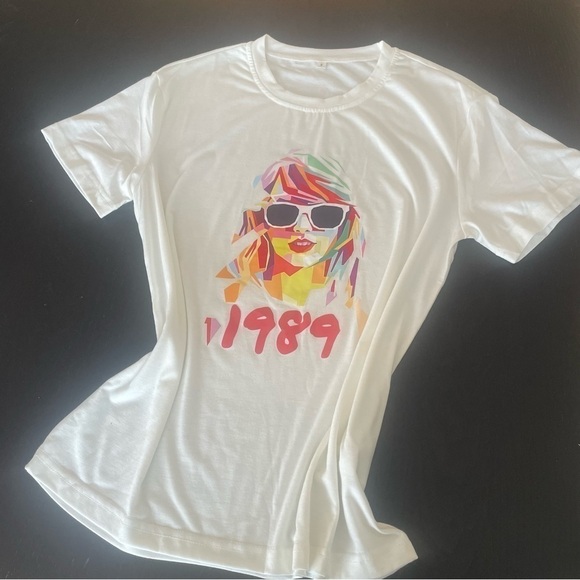 NWT “1989” Era-Inspired Sweater T-Shirt – White – Size M - Picture 10 of 11